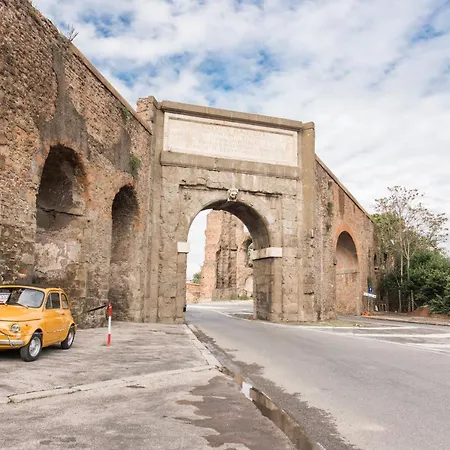 The Imperial E The Bricks * Řím