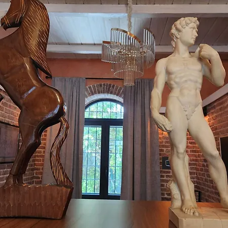 The Imperial E The Bricks * Řím