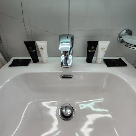 The Imperial E The Bricks * Rome