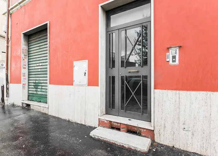 The Imperial E The Bricks Apartment *