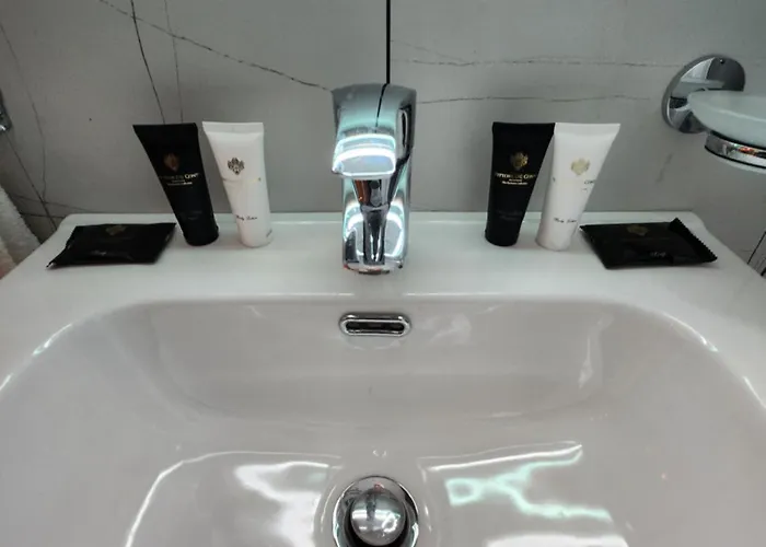 The Imperial E The Bricks * Ρώμη