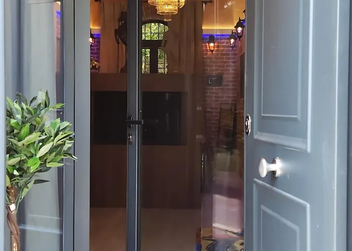 The Imperial E The Bricks