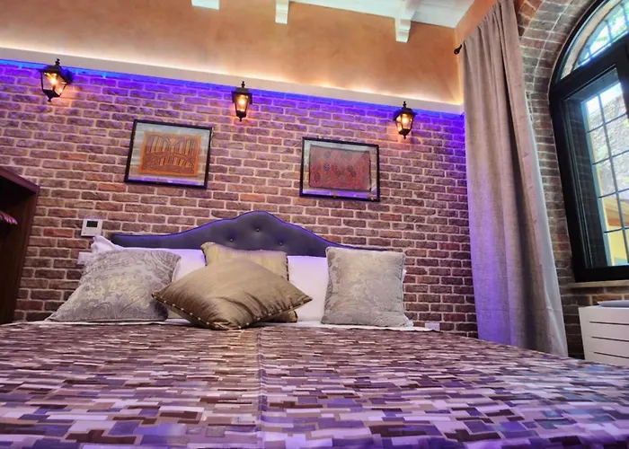 The Imperial E The Bricks