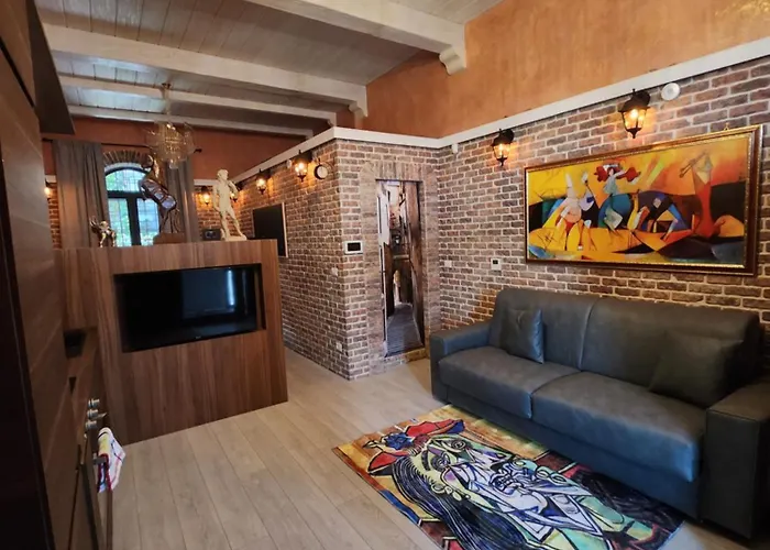 The Imperial E The Bricks